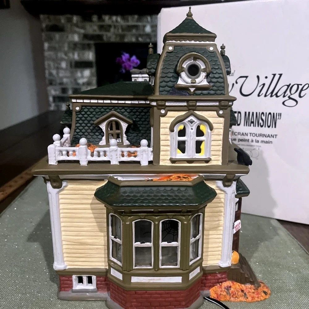 Department 56 Haunted Mansion Snow Village w/ Projection 54935 Halloween WORKS!!